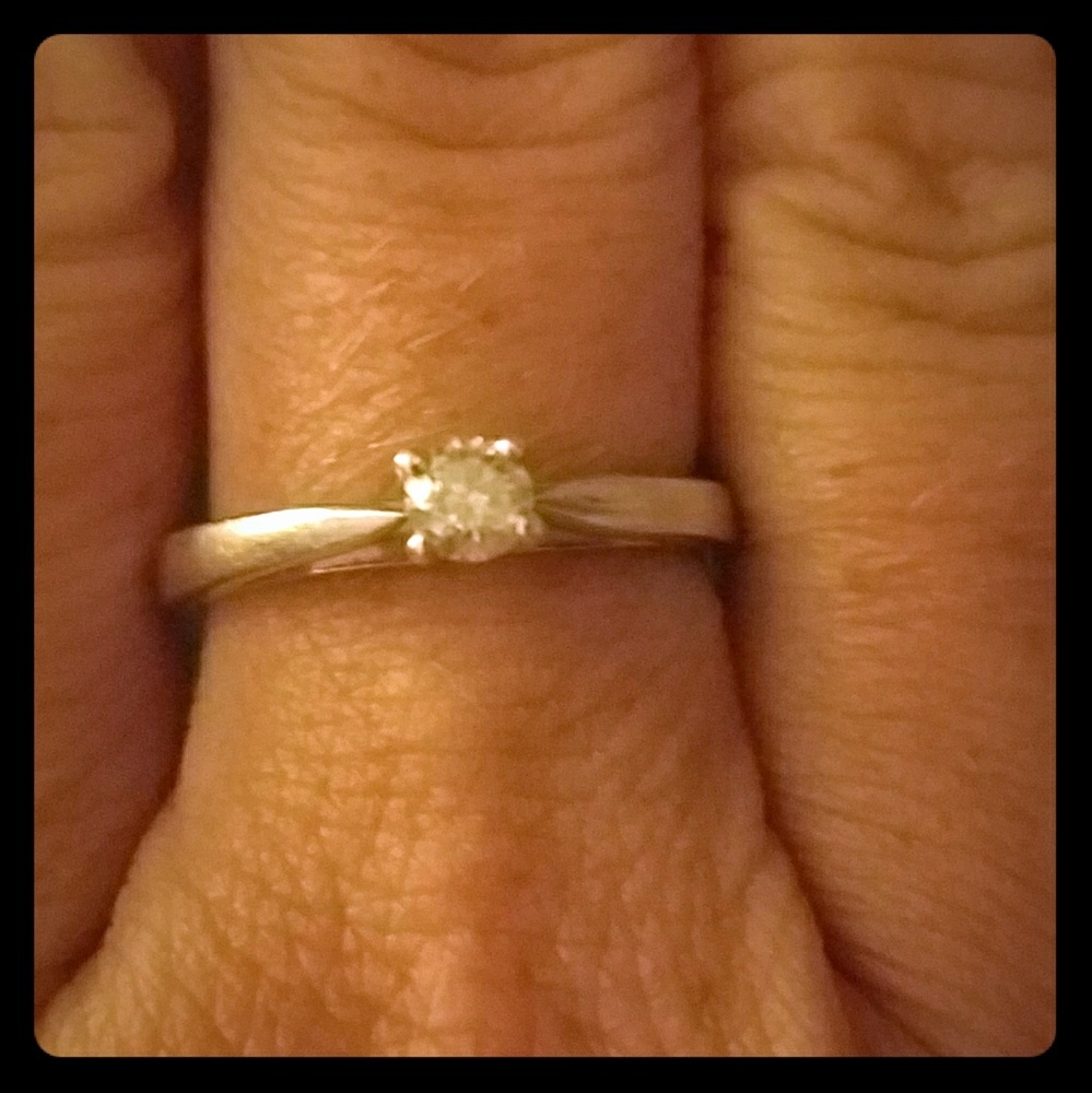 Platinaire diamond ring